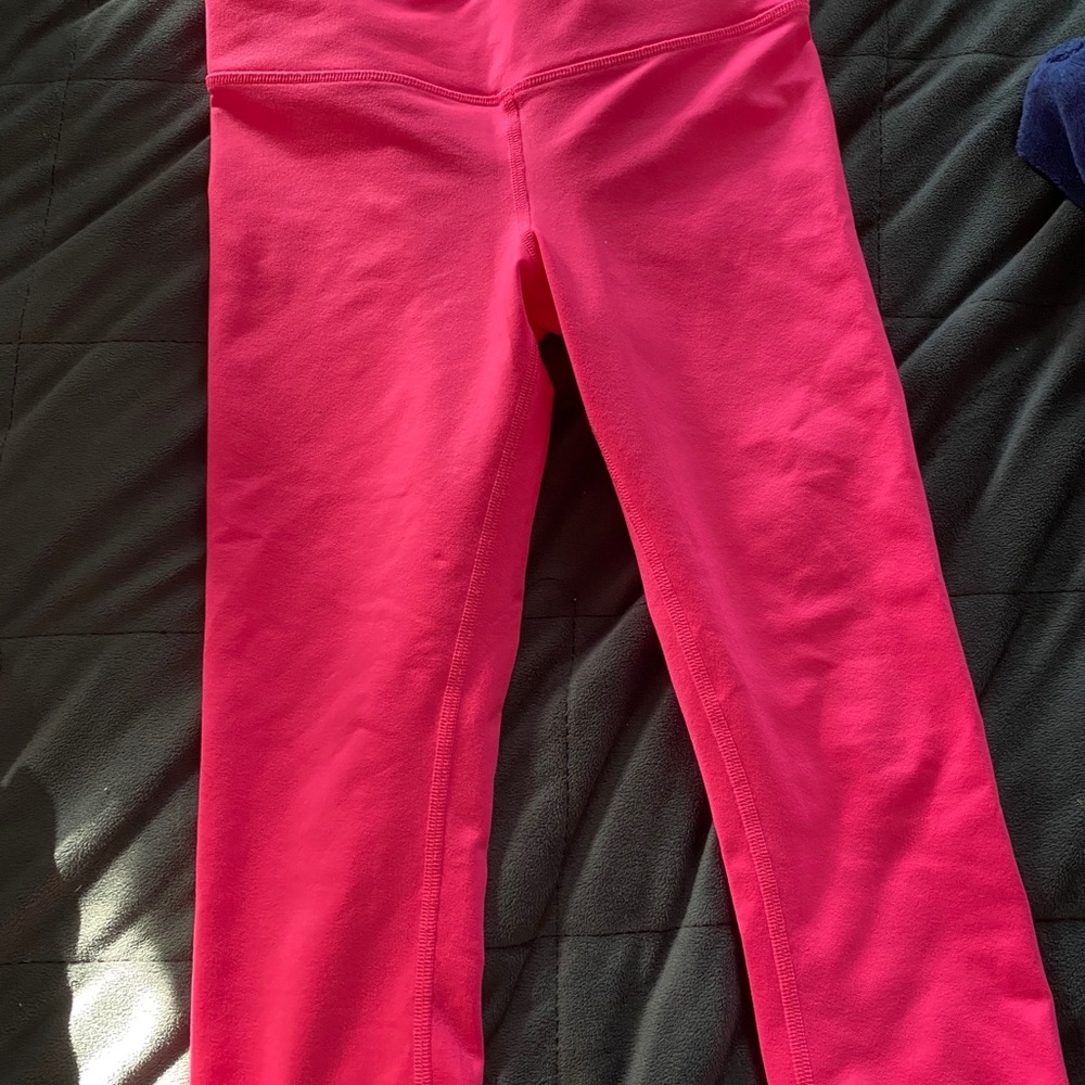 ***SOLD*** Alô Yoga Midi Leggings - Picture 3 of 4